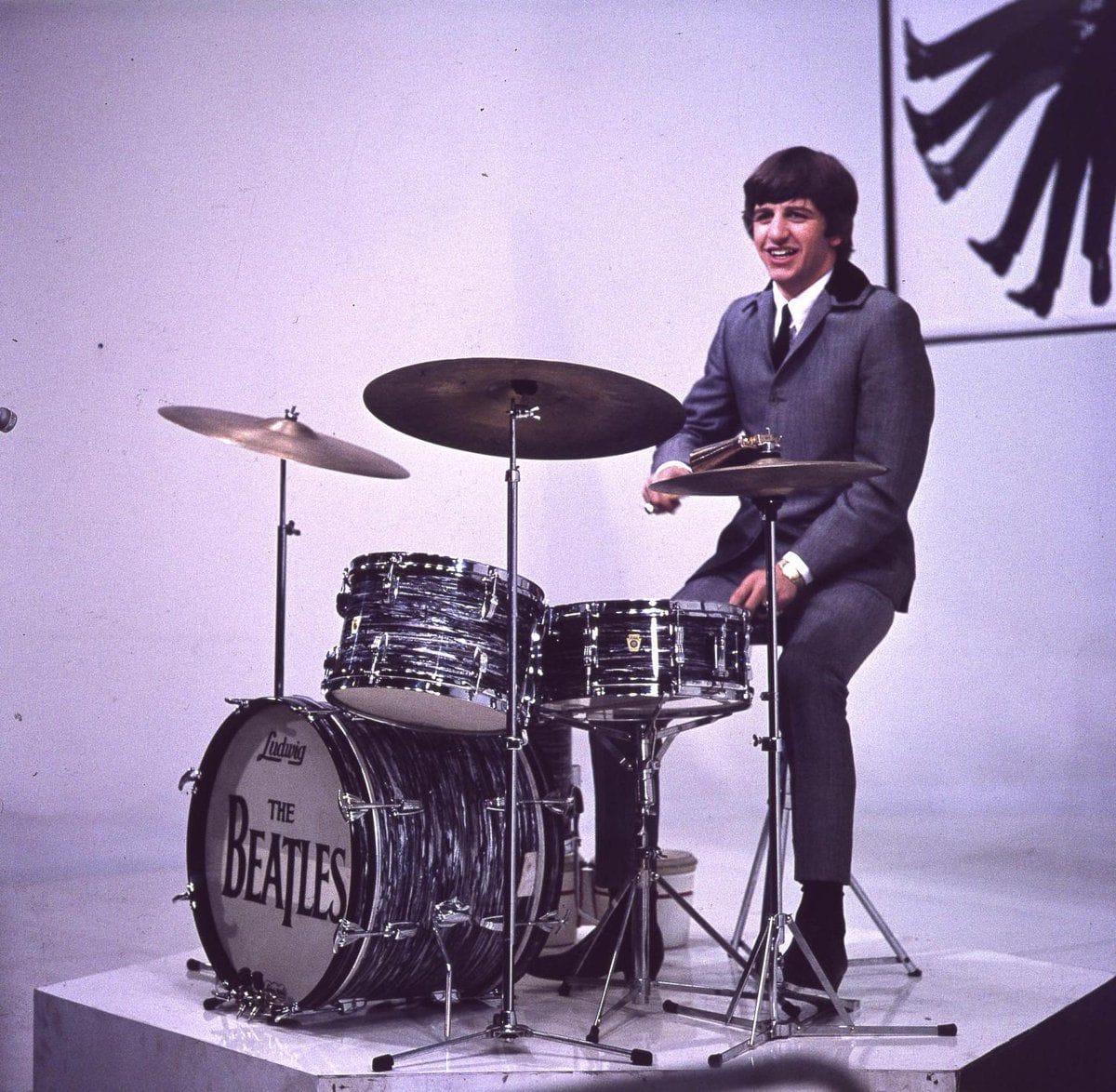 Este tipazo se llama Ringo Starr y tu abuela se lo quería fifar
