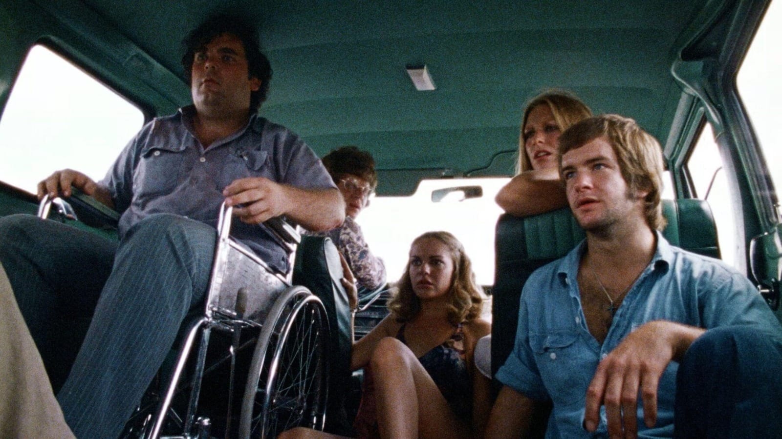 Los hermanos Sally y Franklin Hardesty junto a sus amigos